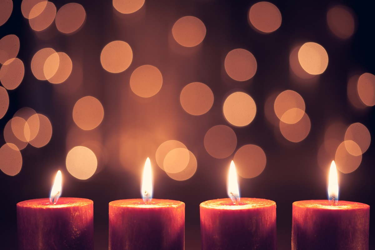 Holiday_candle_Ed_487815265